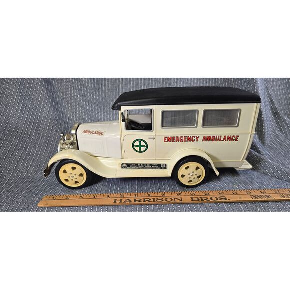 Vintage Jim Beam Emergency 1930's Ambulance decanter - Empty - Picture 6 of 7